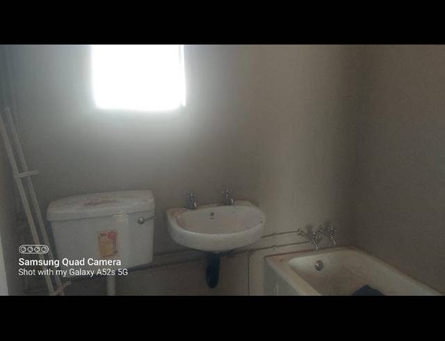 2 BEDROOM HOUSE FOR SALE IN ROSSLYN